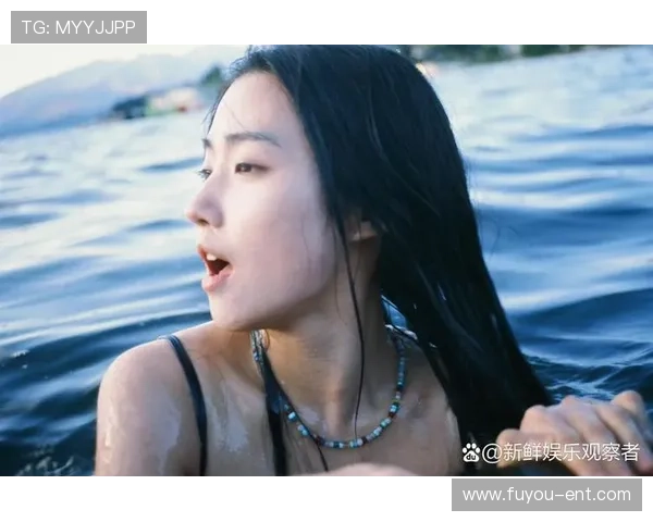 比基尼娱乐：明星比基尼造型盘点引领夏日时尚潮流